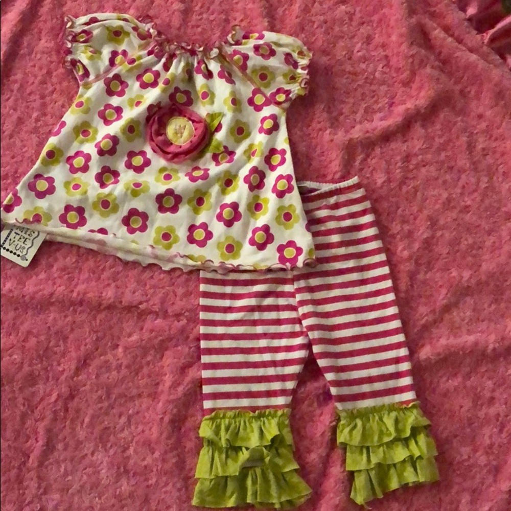 NWT Mis Tee V-Us Capri Set 24 months